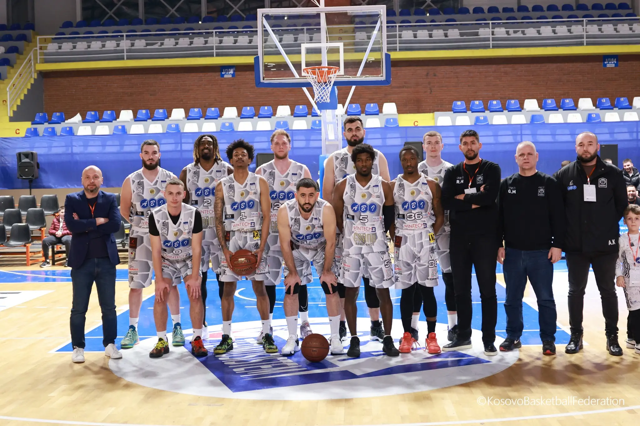 Pamje nga ndeshja Golden Eagle Ylli - Ponte Prizreni